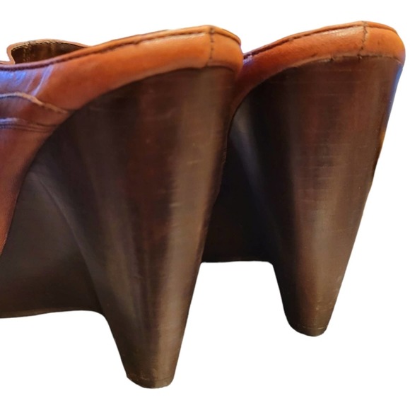 BCBG Girls leather pointed toe studded wedge heels size 7.5 - Picture 6 of 6